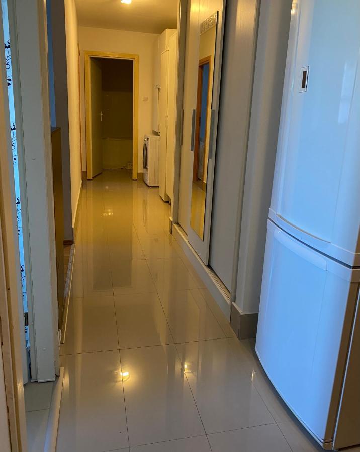Apartament Raluca - Self Check-In ทิมิชัวรา ภายนอก รูปภาพ