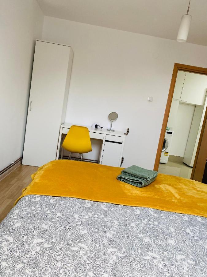 Apartament Raluca - Self Check-In ทิมิชัวรา ภายนอก รูปภาพ